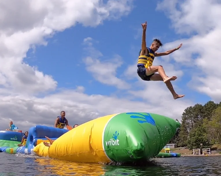 Hoopla island action shot